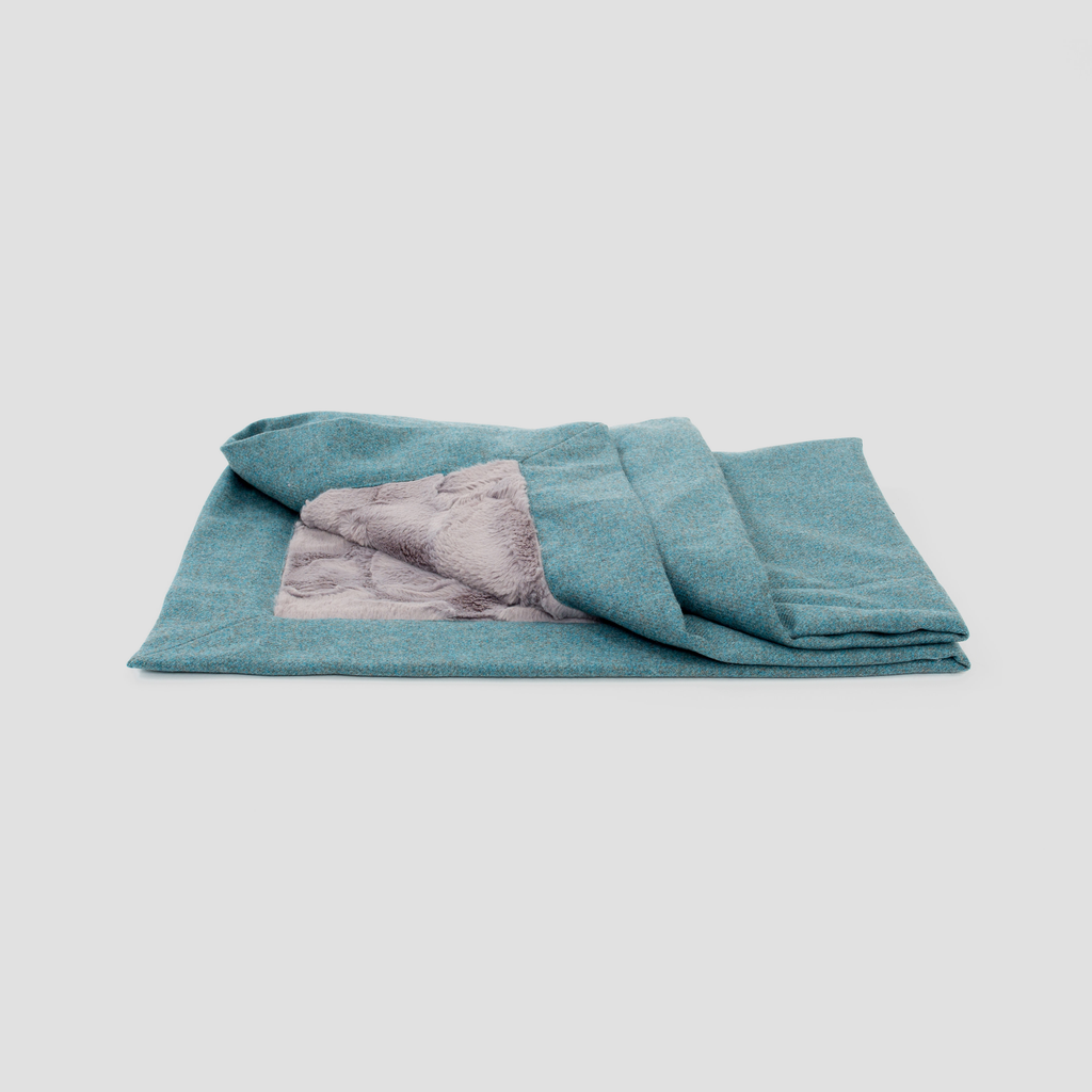 Pippa & Co Luxury Dog Blanket - Aqua